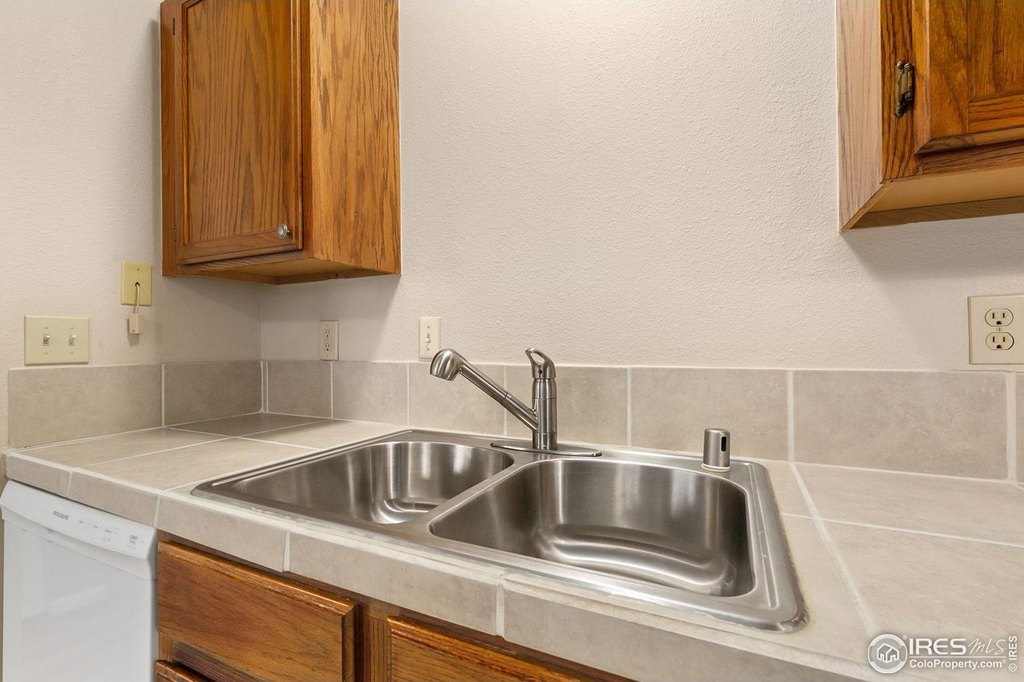 Loveland, Colorado, 80537, United States, 8 Bedrooms Bedrooms, ,4 BathroomsBathrooms,Residential,Forsale,1903107