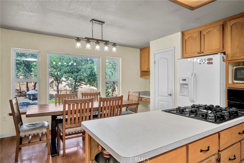 Hidden Valley Lake, California, 95467, United States, 3 Bedrooms Bedrooms, ,2 BathroomsBathrooms,Residential,Forsale,1985917