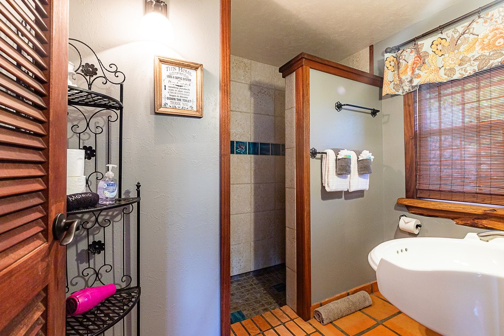 Keaau, Hawaii, 96749, United States, 3 Bedrooms Bedrooms, ,3 BathroomsBathrooms,Residential,Forsale,2004381