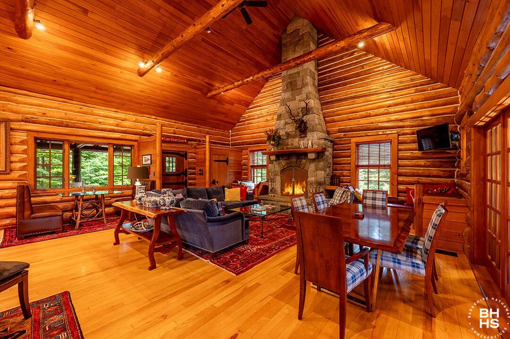 Lake Placid, New York, 12946, United States, 4 Bedrooms Bedrooms, ,3.5 BathroomsBathrooms,Residential,Forsale,1953154