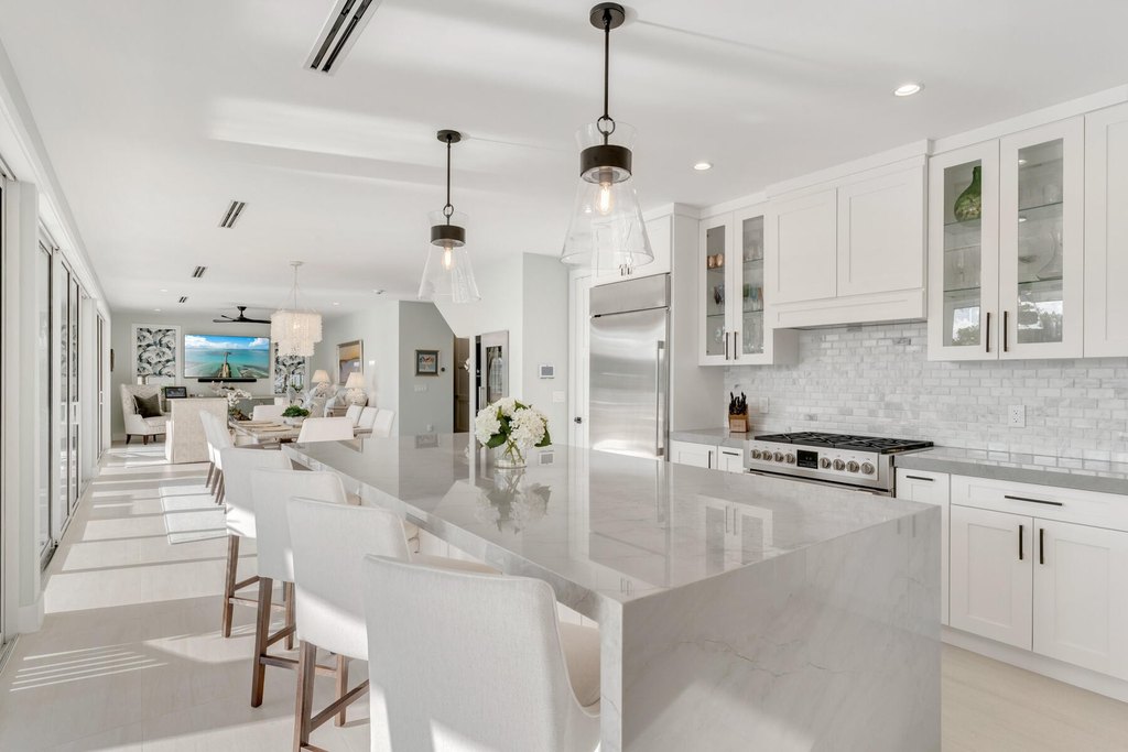 Lower Matecumbe, Florida, 33036, United States, 5 Bedrooms Bedrooms, ,5 BathroomsBathrooms,Residential,Forsale,2011118