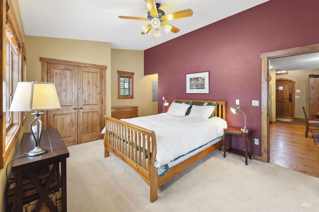 Donnelly, Idaho, 83615, United States, 2 Bedrooms Bedrooms, ,3 BathroomsBathrooms,Residential,Forsale,1889408