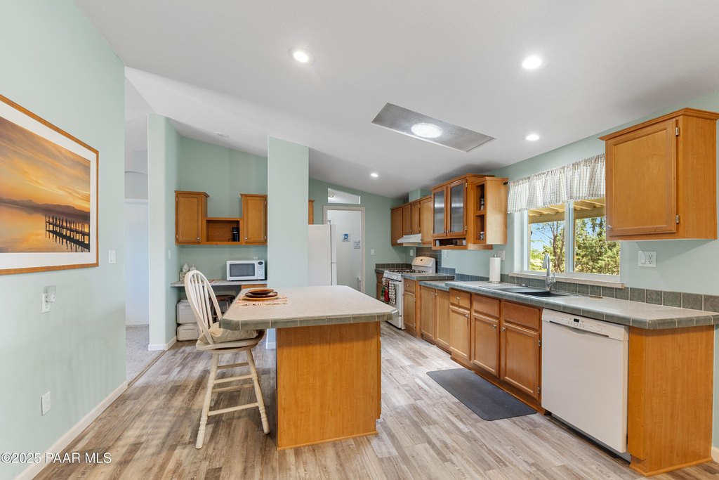 Chino Valley, Arizona, 86323, United States, 4 Bedrooms Bedrooms, ,2 BathroomsBathrooms,Residential,Forsale,1903156