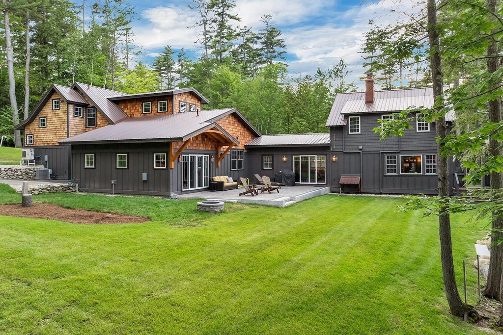 Meredith, New Hampshire, 03253, United States, 7 Bedrooms Bedrooms, ,5.5 BathroomsBathrooms,Residential,Forsale,1893888