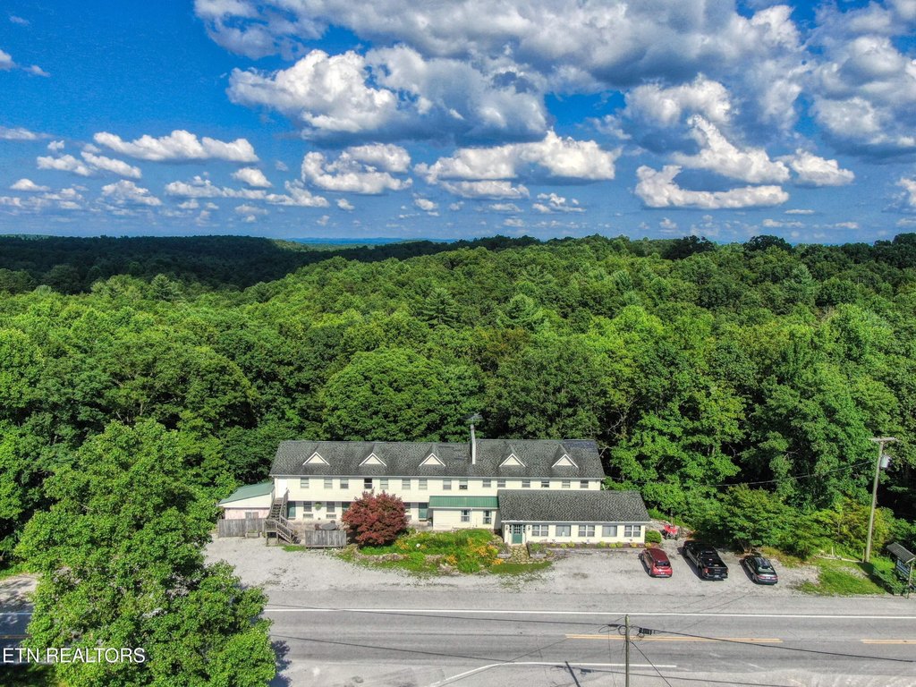 Jamestown, Tennessee, 38556, United States, 12 Bedrooms Bedrooms, ,11.5 BathroomsBathrooms,Residential,Forsale,1905421