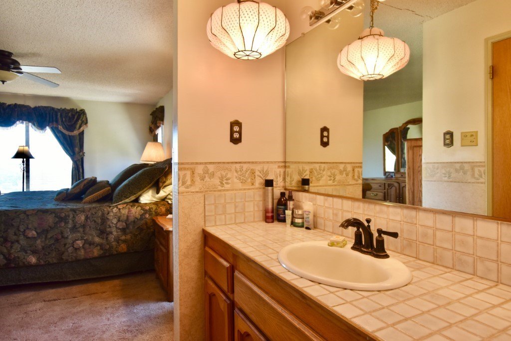 Paso Robles, California, 93446, United States, 4 Bedrooms Bedrooms, ,3.5 BathroomsBathrooms,Residential,Forsale,2004071