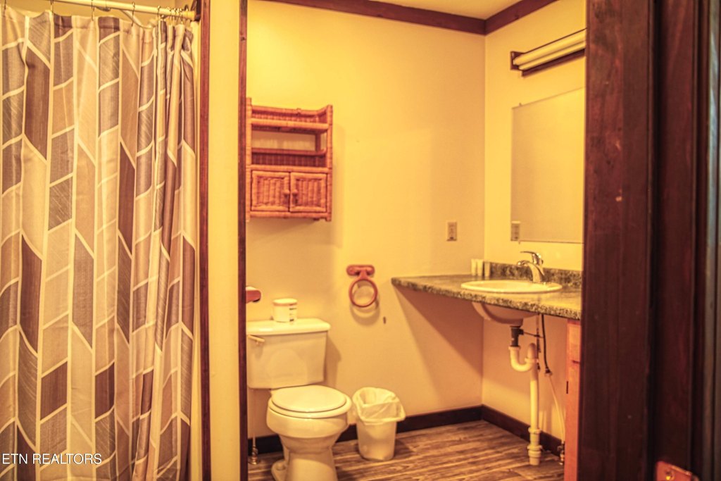 Jamestown, Tennessee, 38556, United States, 12 Bedrooms Bedrooms, ,11.5 BathroomsBathrooms,Residential,Forsale,1905421
