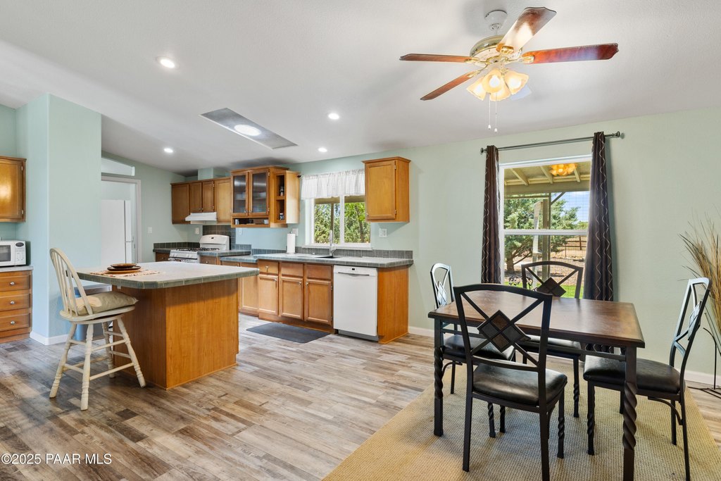 Chino Valley, Arizona, 86323, United States, 4 Bedrooms Bedrooms, ,2 BathroomsBathrooms,Residential,Forsale,1903156