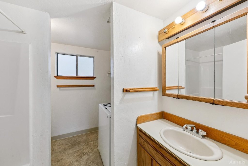 South Lake Tahoe, California, 96150, United States, 3 Bedrooms Bedrooms, ,Residential,Forsale,1946024