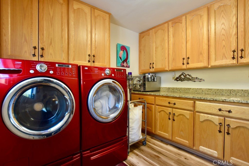 Paso Robles, California, 93446, United States, 4 Bedrooms Bedrooms, ,3.5 BathroomsBathrooms,Residential,Forsale,2004071