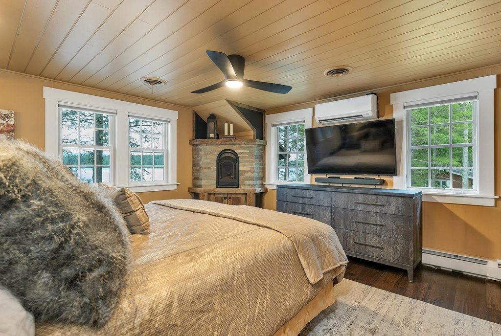 Meredith, New Hampshire, 03253, United States, 7 Bedrooms Bedrooms, ,5.5 BathroomsBathrooms,Residential,Forsale,1893888