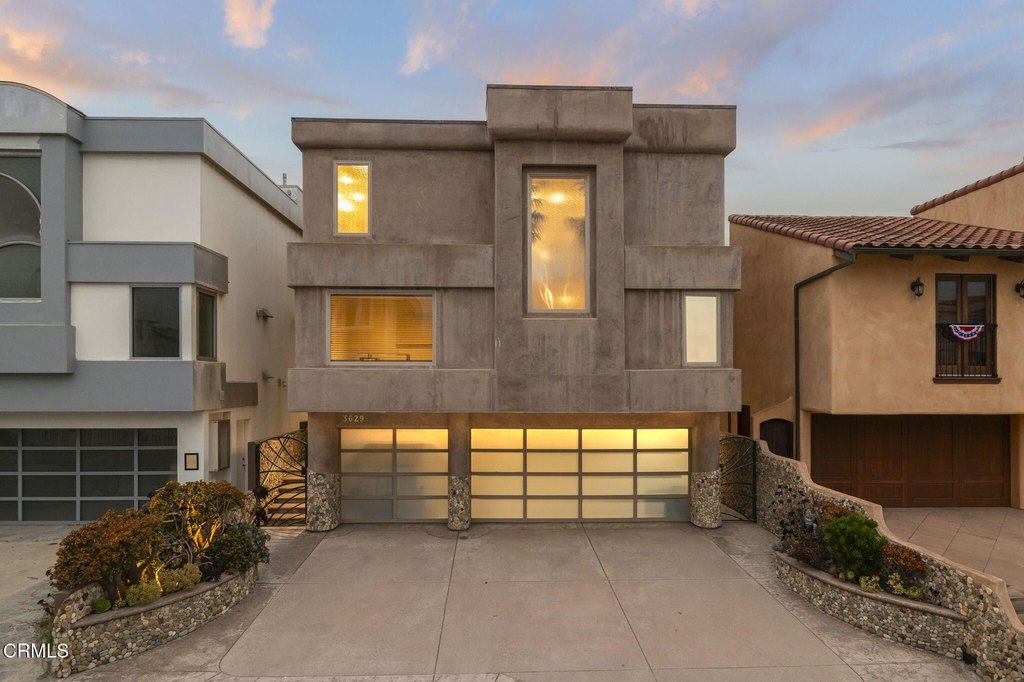 Oxnard, California, 93035, United States, 4 Bedrooms Bedrooms, ,3 BathroomsBathrooms,Residential,Forsale,1909540