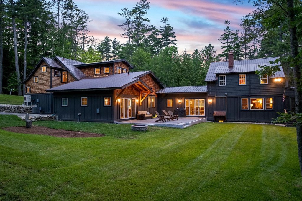 Meredith, New Hampshire, 03253, United States, 7 Bedrooms Bedrooms, ,5.5 BathroomsBathrooms,Residential,Forsale,1893888
