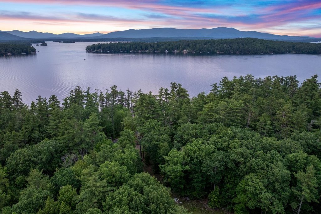 Meredith, New Hampshire, 03253, United States, 7 Bedrooms Bedrooms, ,5.5 BathroomsBathrooms,Residential,Forsale,1893888