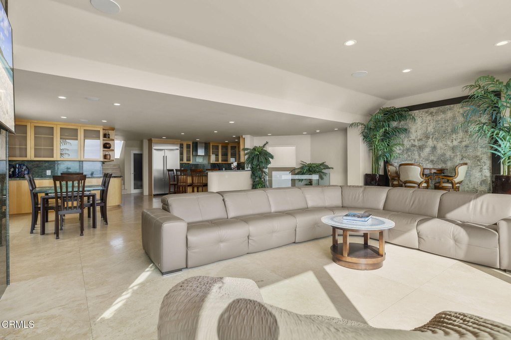 Oxnard, California, 93035, United States, 4 Bedrooms Bedrooms, ,3 BathroomsBathrooms,Residential,Forsale,1909540