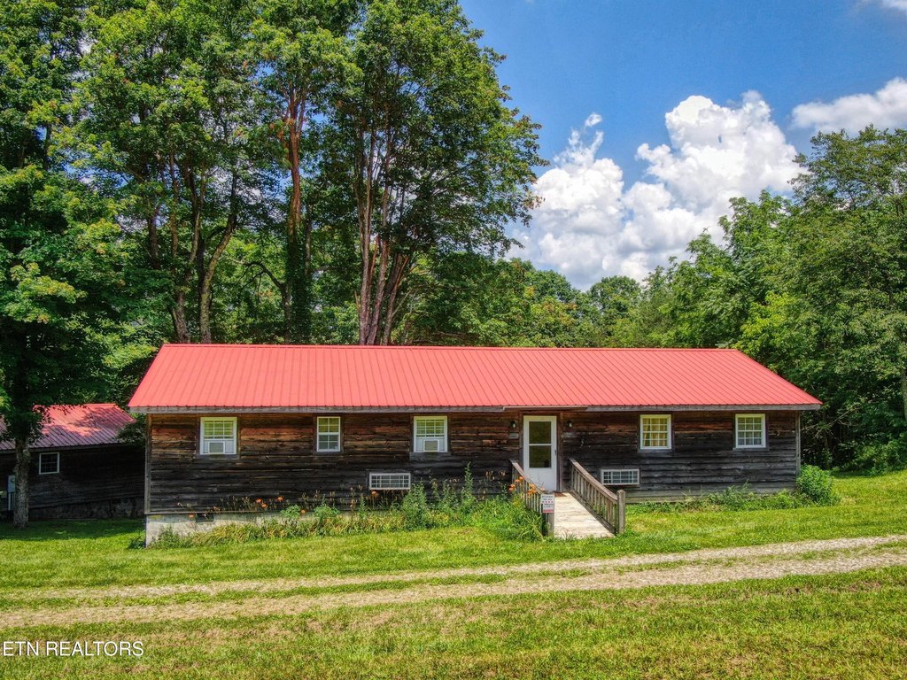 Jamestown, Tennessee, 38556, United States, 12 Bedrooms Bedrooms, ,11.5 BathroomsBathrooms,Residential,Forsale,1905421