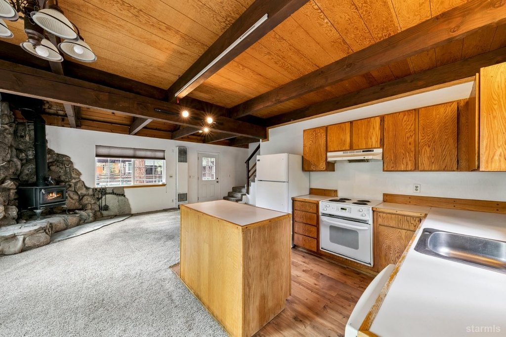 South Lake Tahoe, California, 96150, United States, 3 Bedrooms Bedrooms, ,Residential,Forsale,1946024