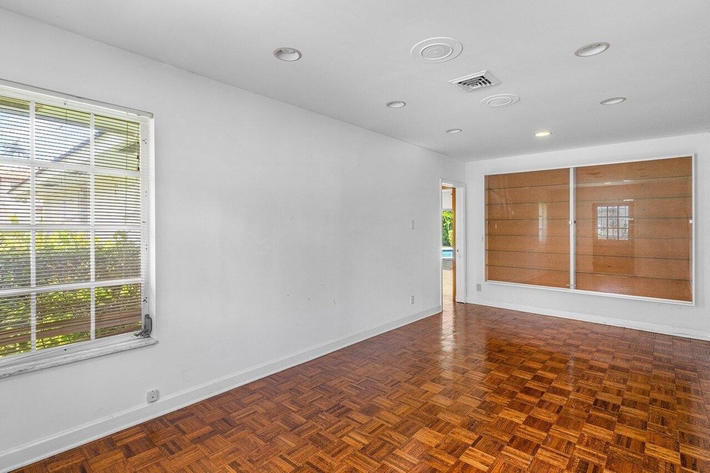 North Palm Beach, Florida, 33408, United States, 3 Bedrooms Bedrooms, ,3 BathroomsBathrooms,Residential,Forsale,1952148