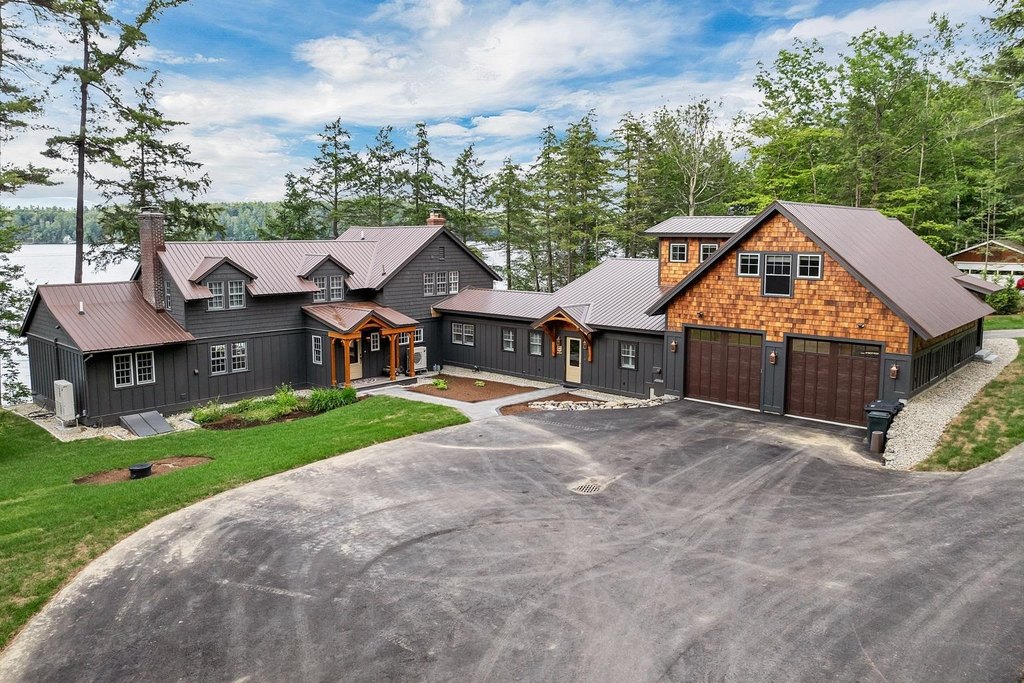 Meredith, New Hampshire, 03253, United States, 7 Bedrooms Bedrooms, ,5.5 BathroomsBathrooms,Residential,Forsale,1893888