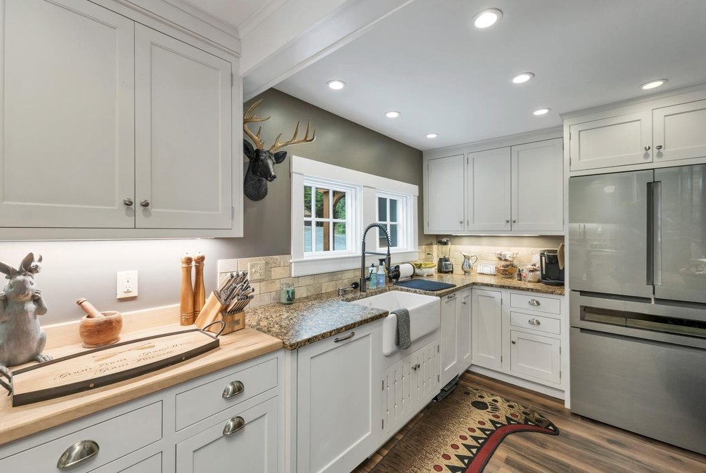 Meredith, New Hampshire, 03253, United States, 7 Bedrooms Bedrooms, ,5.5 BathroomsBathrooms,Residential,Forsale,1893888