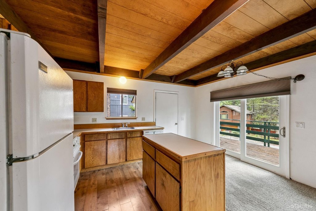 South Lake Tahoe, California, 96150, United States, 3 Bedrooms Bedrooms, ,Residential,Forsale,1946024