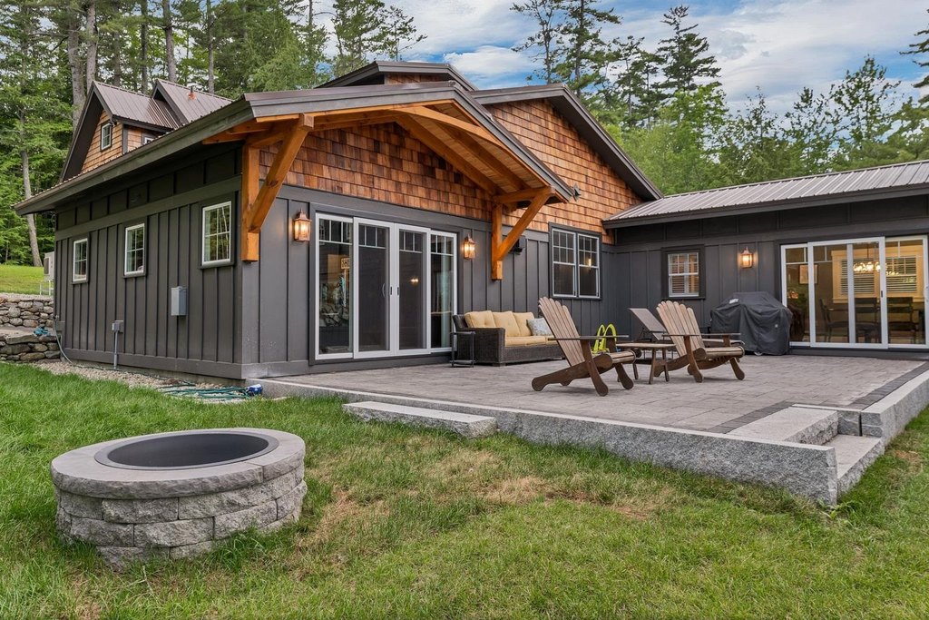 Meredith, New Hampshire, 03253, United States, 7 Bedrooms Bedrooms, ,5.5 BathroomsBathrooms,Residential,Forsale,1893888