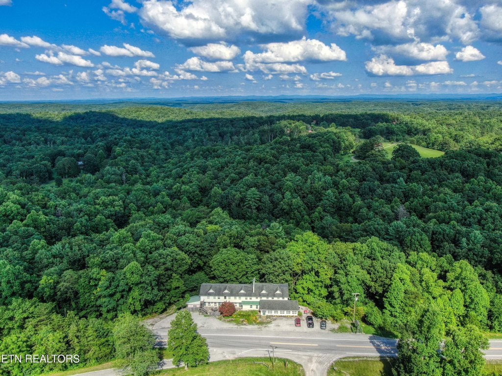 Jamestown, Tennessee, 38556, United States, 12 Bedrooms Bedrooms, ,11.5 BathroomsBathrooms,Residential,Forsale,1905421
