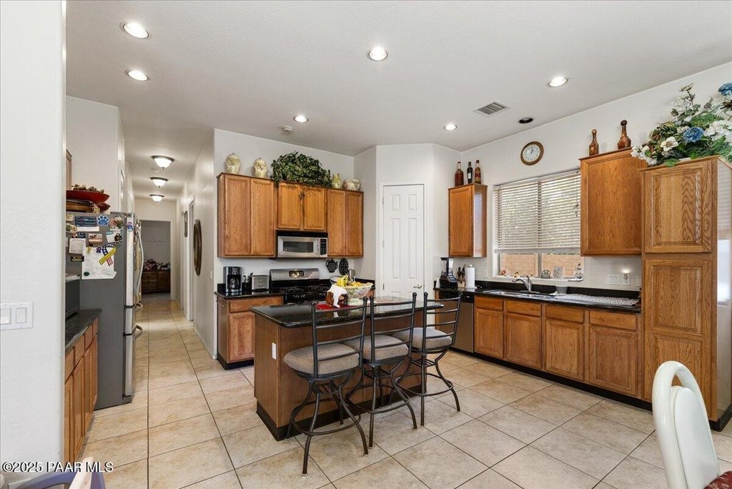 Prescott Valley, Arizona, 86314, United States, 4 Bedrooms Bedrooms, ,2 BathroomsBathrooms,Residential,Forsale,1903164