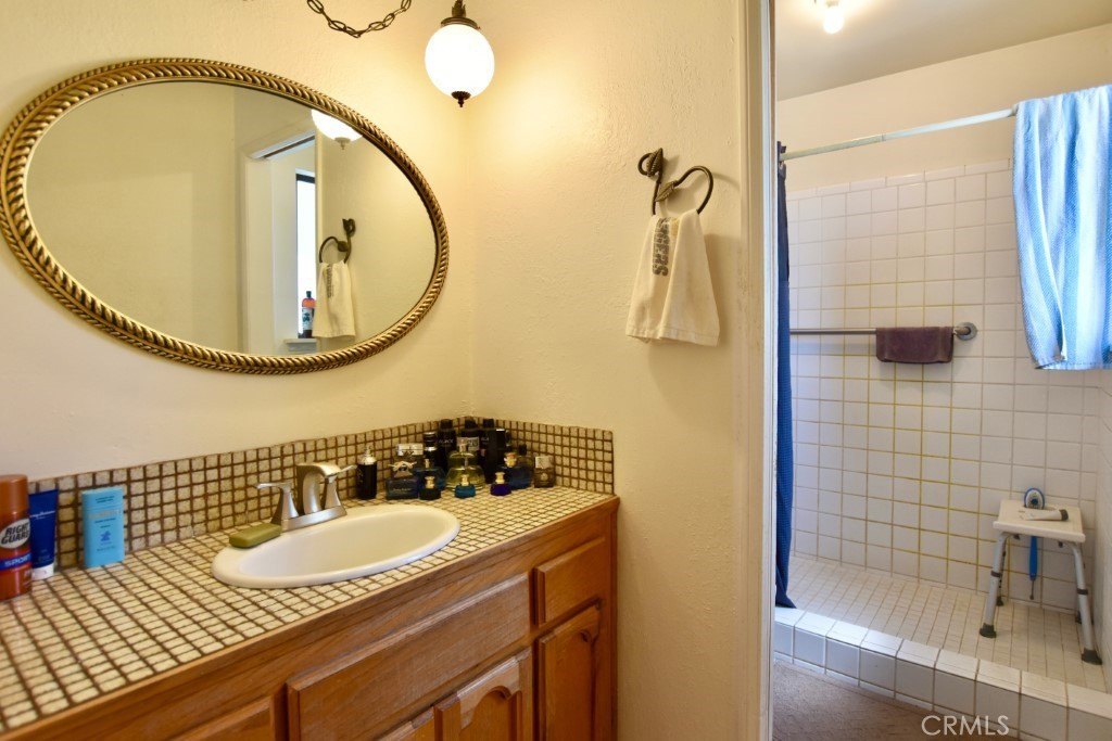 Paso Robles, California, 93446, United States, 4 Bedrooms Bedrooms, ,3.5 BathroomsBathrooms,Residential,Forsale,2004071