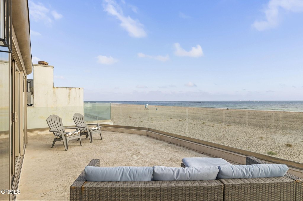 Oxnard, California, 93035, United States, 4 Bedrooms Bedrooms, ,3 BathroomsBathrooms,Residential,Forsale,1909540