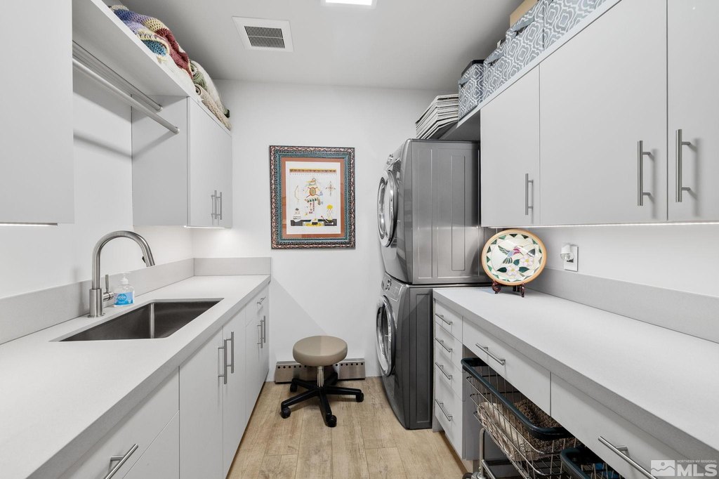 Incline Village, Nevada, 89451, United States, 3 Bedrooms Bedrooms, ,2.5 BathroomsBathrooms,Residential,Forsale,1904024
