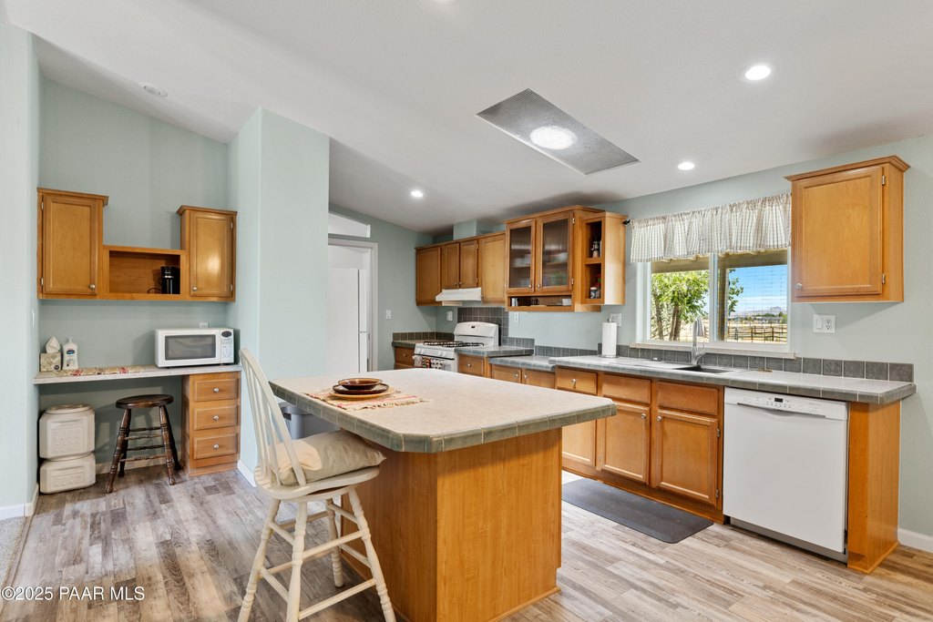 Chino Valley, Arizona, 86323, United States, 4 Bedrooms Bedrooms, ,2 BathroomsBathrooms,Residential,Forsale,1903156