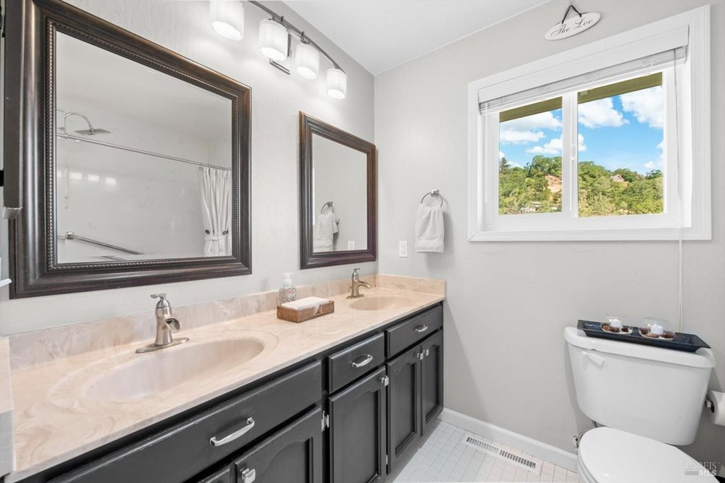 Napa, California, 94558, United States, 4 Bedrooms Bedrooms, ,2.5 BathroomsBathrooms,Residential,Forsale,1953125