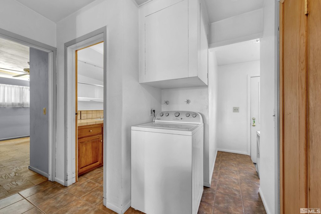 Reno, Nevada, 89503, United States, 4 Bedrooms Bedrooms, ,2.5 BathroomsBathrooms,Residential,Forsale,1910283