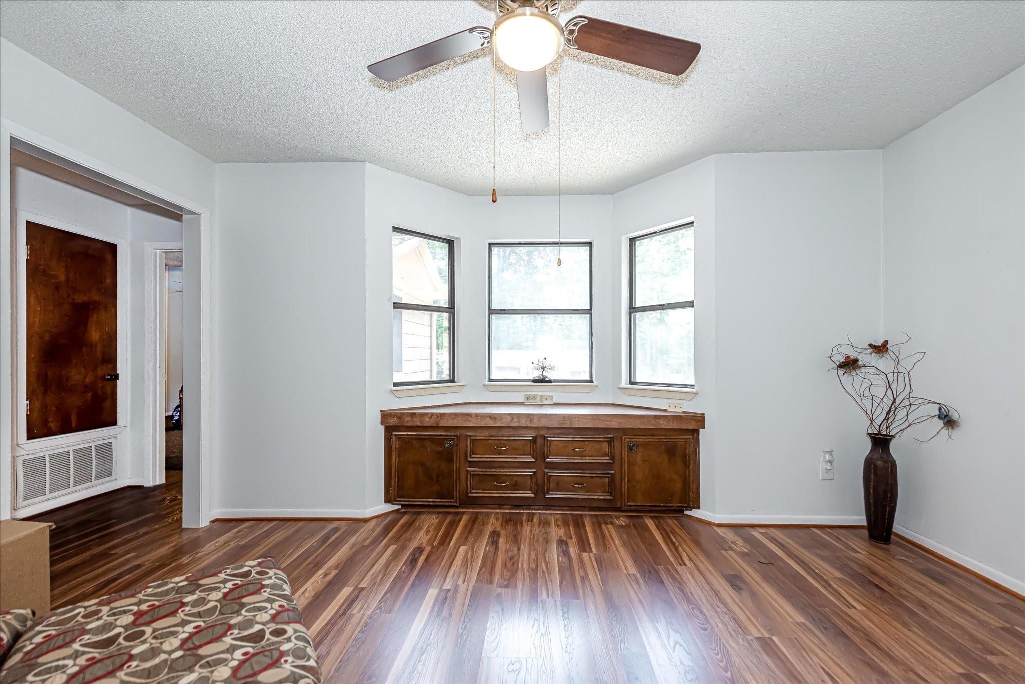 Conroe, Texas, 77304, United States, 4 Bedrooms Bedrooms, ,3 BathroomsBathrooms,Residential,Forsale,1953069