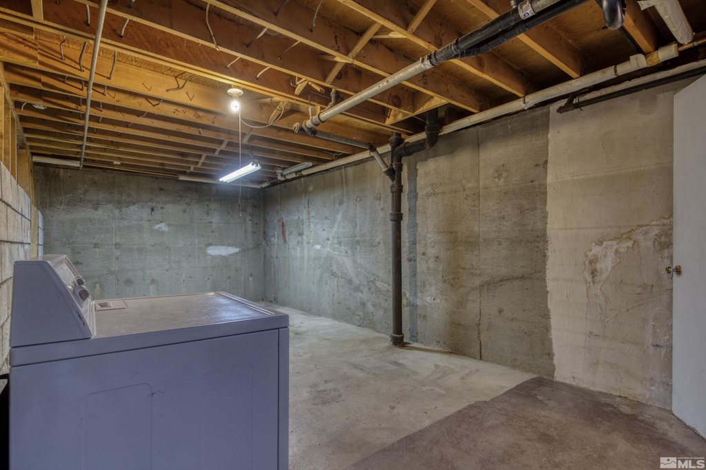 Reno, Nevada, 89503, United States, 4 Bedrooms Bedrooms, ,2.5 BathroomsBathrooms,Residential,Forsale,1910283