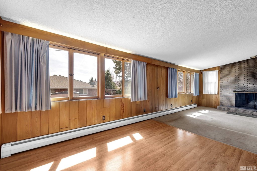 Reno, Nevada, 89503, United States, 4 Bedrooms Bedrooms, ,2.5 BathroomsBathrooms,Residential,Forsale,1910283