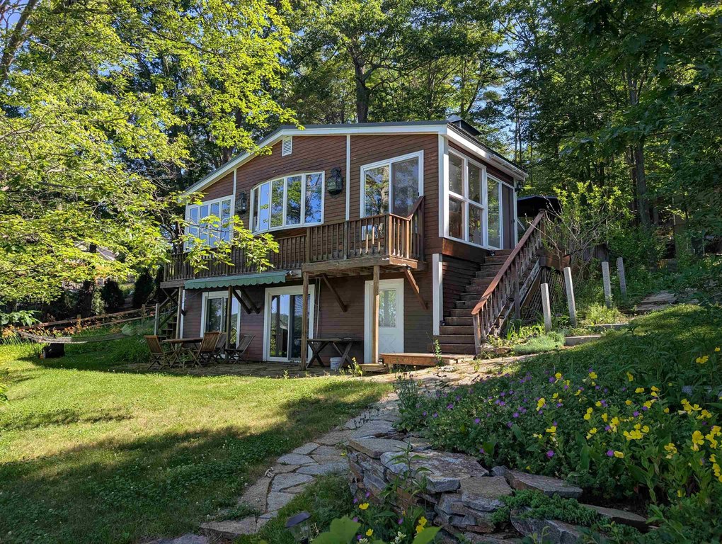 Gilford, New Hampshire, 03249, United States, 5 Bedrooms Bedrooms, ,2 BathroomsBathrooms,Residential,Forsale,1909963