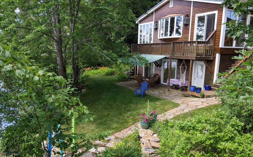 Gilford, New Hampshire, 03249, United States, 5 Bedrooms Bedrooms, ,2 BathroomsBathrooms,Residential,Forsale,1909963