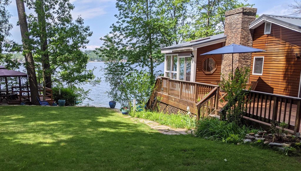 Gilford, New Hampshire, 03249, United States, 5 Bedrooms Bedrooms, ,2 BathroomsBathrooms,Residential,Forsale,1909963