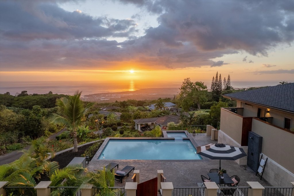 Holualoa, Hawaii, 96725, United States, 7 Bedrooms Bedrooms, ,6 BathroomsBathrooms,Residential,Forsale,1886659