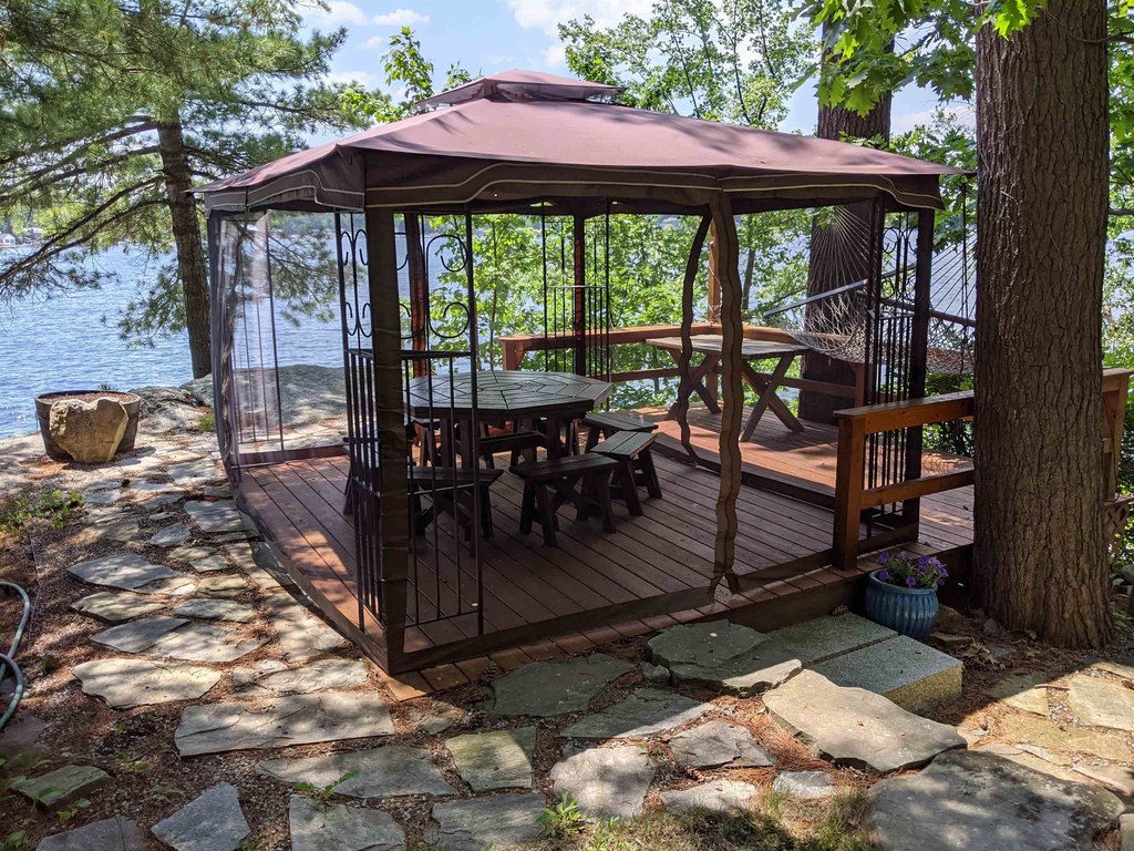 Gilford, New Hampshire, 03249, United States, 5 Bedrooms Bedrooms, ,2 BathroomsBathrooms,Residential,Forsale,1909963