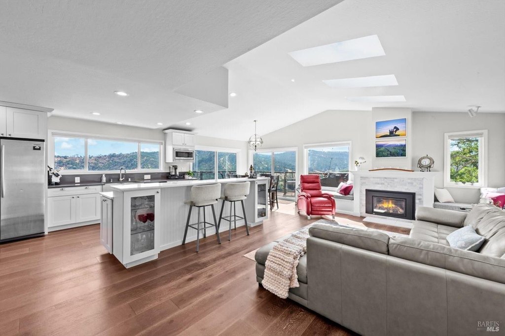 Napa, California, 94558, United States, 4 Bedrooms Bedrooms, ,2.5 BathroomsBathrooms,Residential,Forsale,1953125