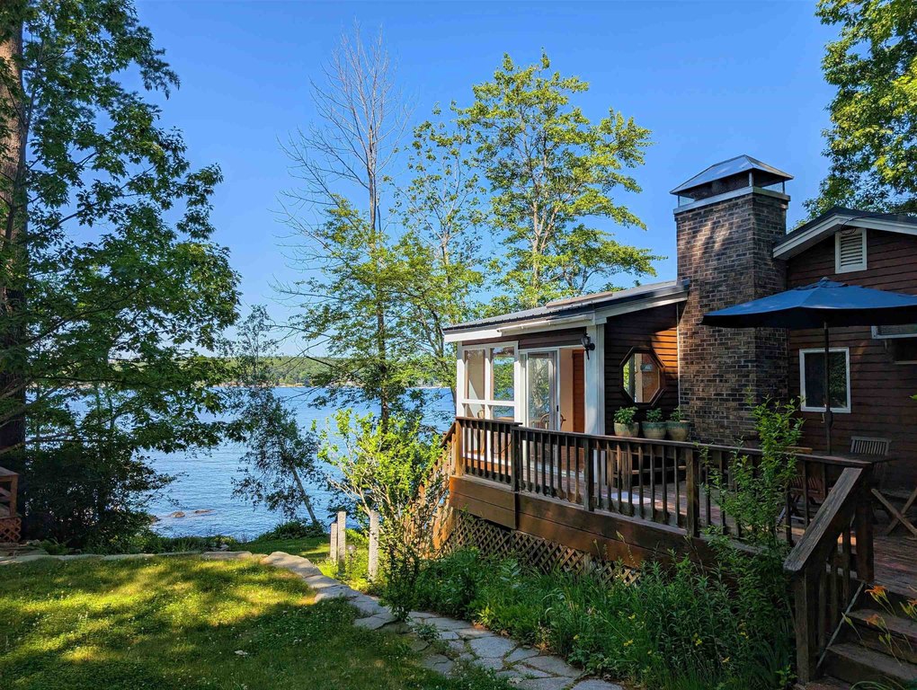 Gilford, New Hampshire, 03249, United States, 5 Bedrooms Bedrooms, ,2 BathroomsBathrooms,Residential,Forsale,1909963
