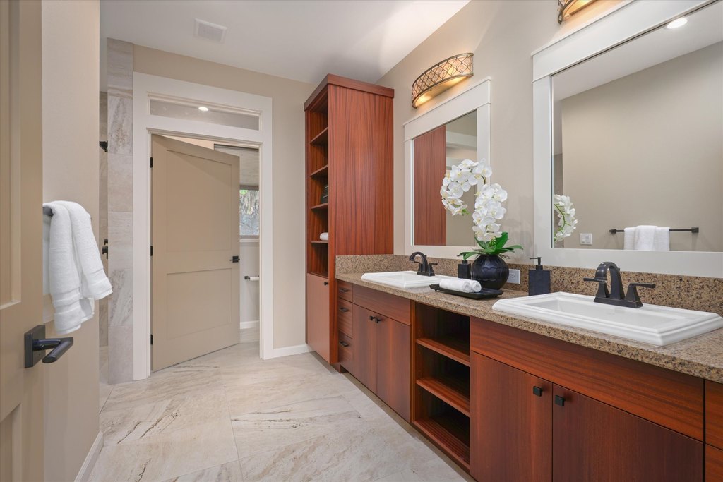 Holualoa, Hawaii, 96725, United States, 7 Bedrooms Bedrooms, ,6 BathroomsBathrooms,Residential,Forsale,1886659