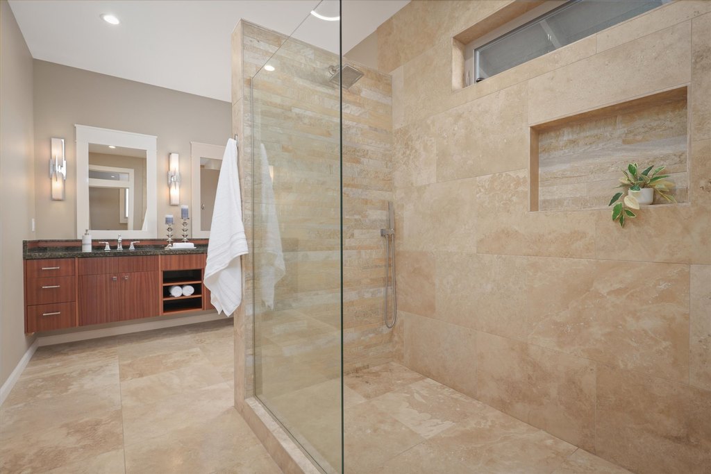 Holualoa, Hawaii, 96725, United States, 7 Bedrooms Bedrooms, ,6 BathroomsBathrooms,Residential,Forsale,1886659