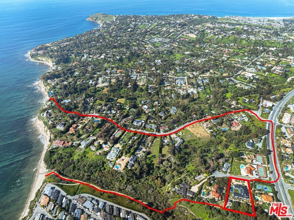 Malibu, California, 90265, United States, 4 Bedrooms Bedrooms, ,4.5 BathroomsBathrooms,Residential,Forsale,1946208