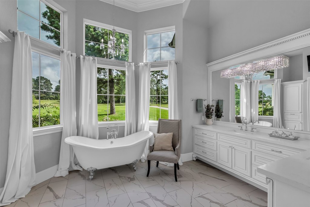 Livingston, Texas, 77351, United States, 6 Bedrooms Bedrooms, ,5 BathroomsBathrooms,Residential,Forsale,1889169