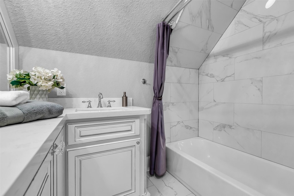 Livingston, Texas, 77351, United States, 6 Bedrooms Bedrooms, ,5 BathroomsBathrooms,Residential,Forsale,1889169