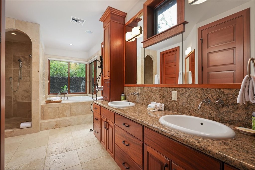 Kailua-Kona, Hawaii, 96740, United States, 4 Bedrooms Bedrooms, ,4.5 BathroomsBathrooms,Residential,Forsale,1929324